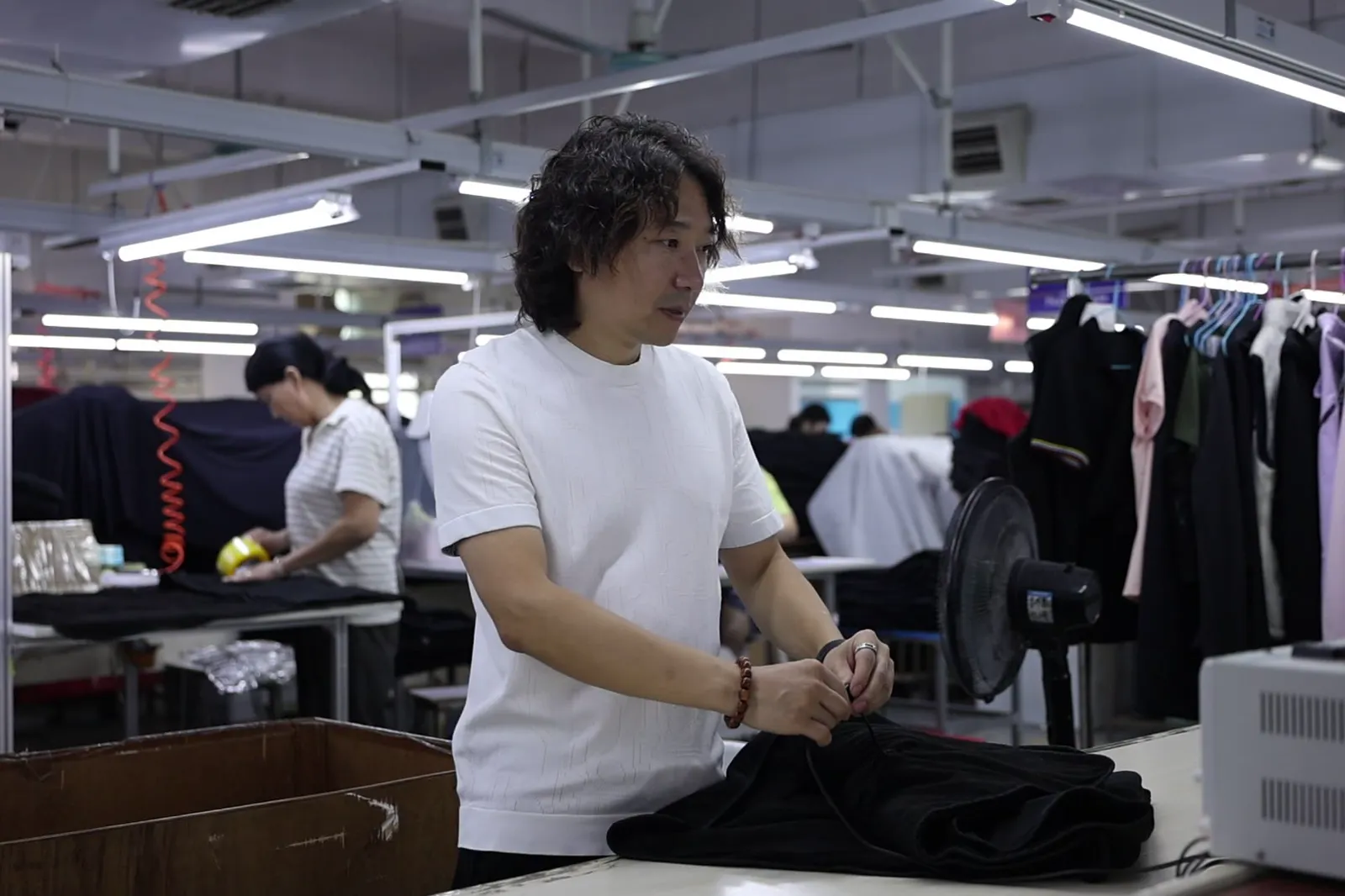 Packing a passed SKU group for dispatch